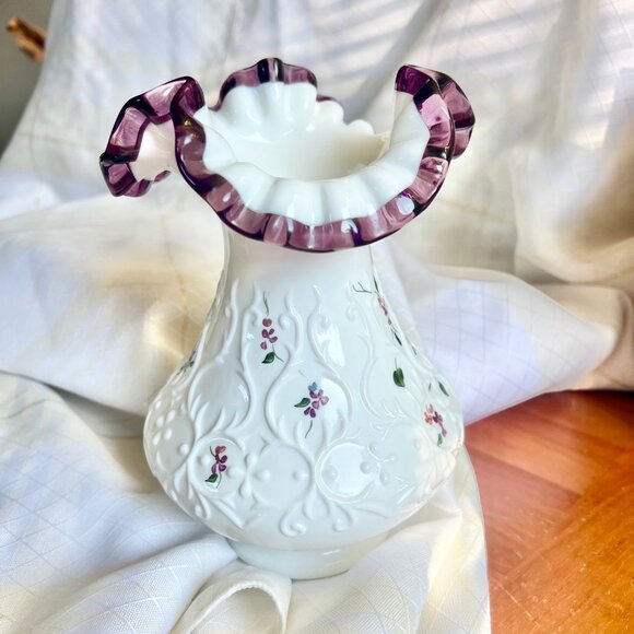 Vintage Fenton Milk Glass Spanish Lace Vase, Hand Painted Vintage Fenton vase - Picture 8 of 10